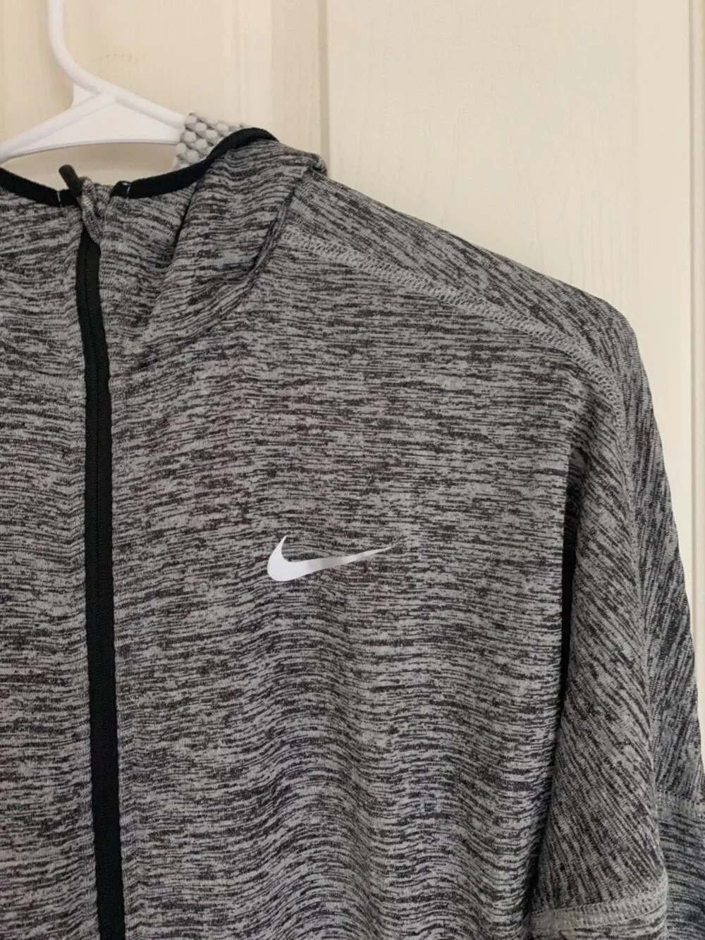 Share Nike Women's Dri-Fit Running Long-Sleeve Top, Grey Hooded, size S NWOT